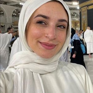 Meet your Posher, Monica
